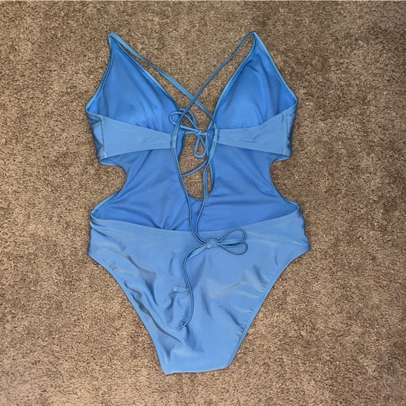 Shade and Shore Light Blue Monokini Keyhole One Piece Swimsuit, size Medium - Picture 5 of 7
